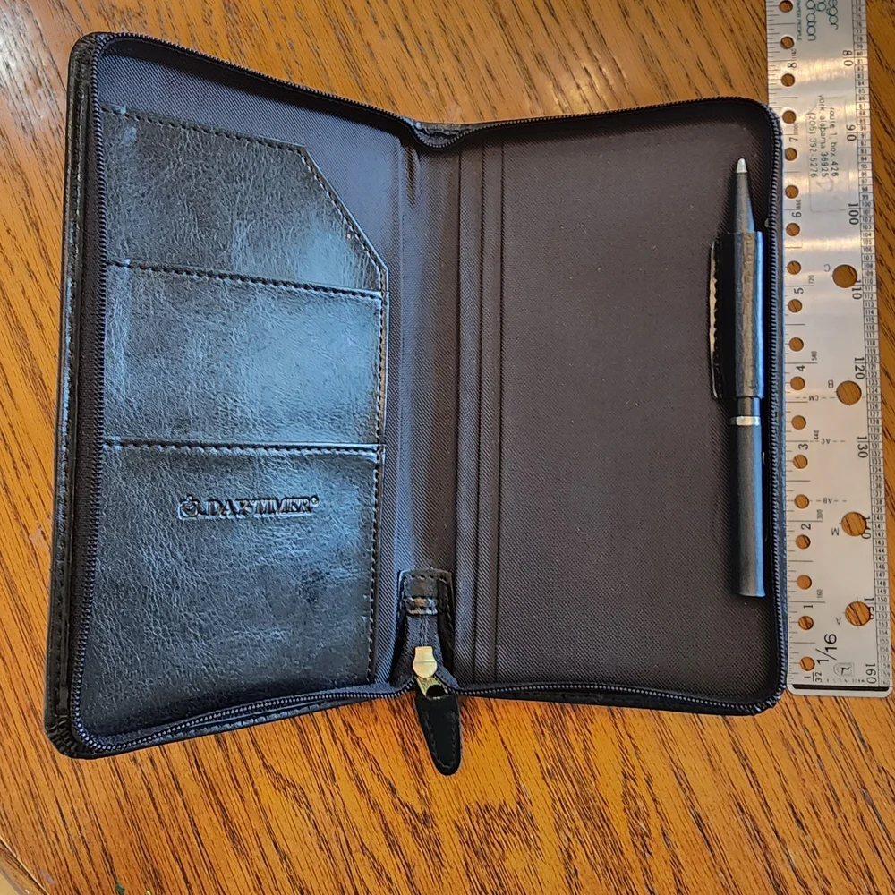 Day-Timer Black Antique Vinyl Pocket Planner Cover Organizer Wallet